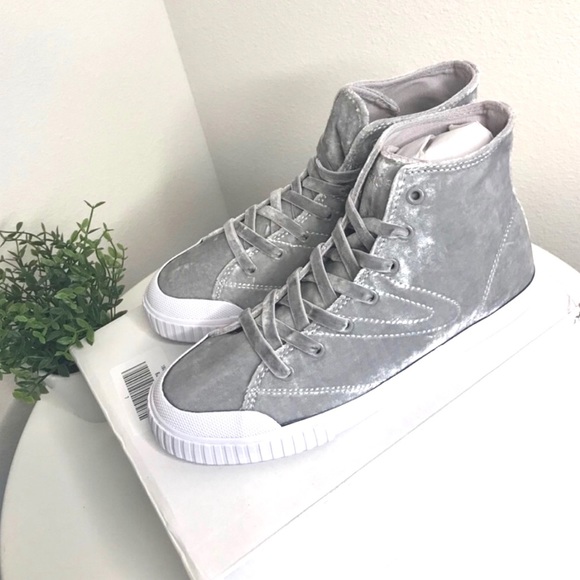 NWT Tretorn Marley High Top Sneaker - Picture 2 of 6